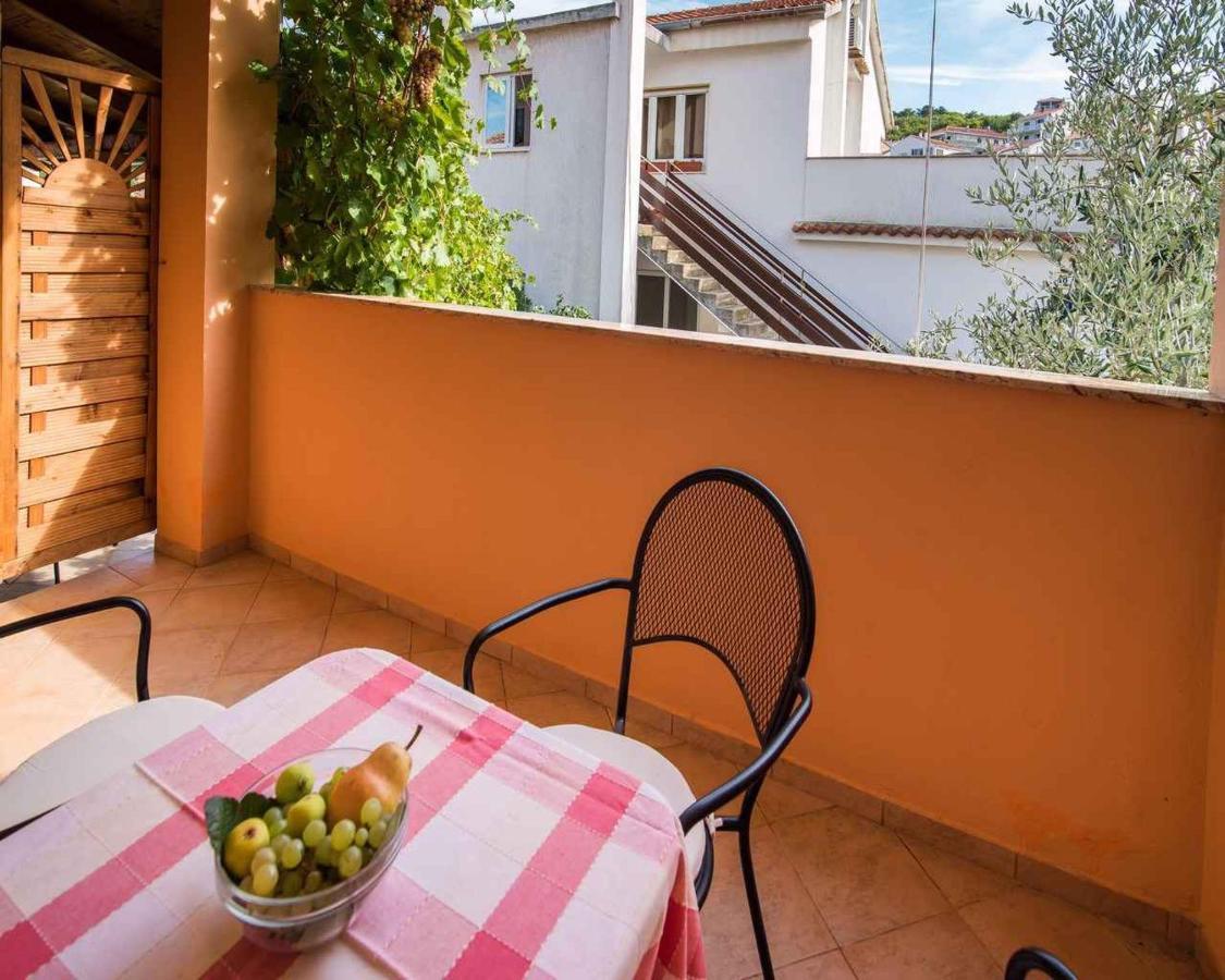 Apartments in Vrbnik/Insel Krk 13597 Exterior foto